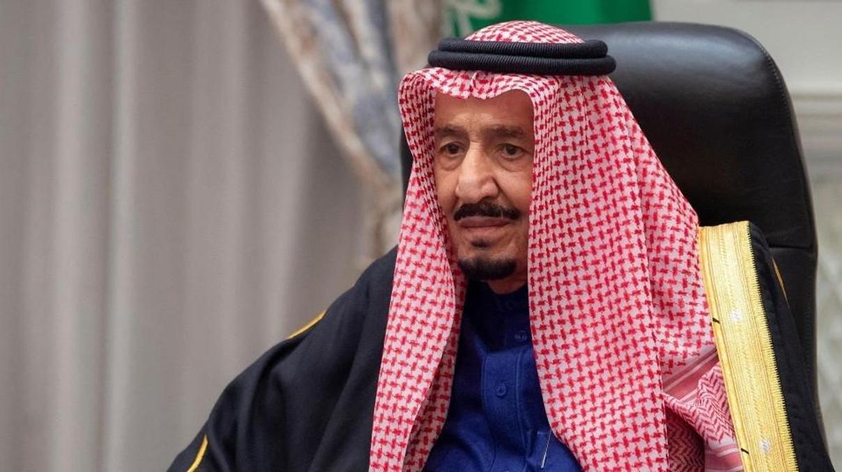 Suudi Arabistan Kralı Selman hastaneye kaldırıldı Suudi Arabistan Kralı Selman hastaneye kaldırıldı