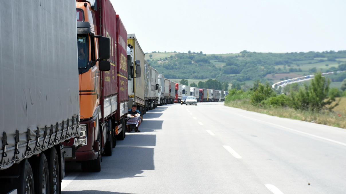 Hamzabeyli Sınır Kapısında TIR kuyruğu, 39 kilometreye ulaştı Hamzabeyli Sınır Kapısında TIR kuyruğu, 39 kilometreye ulaştı