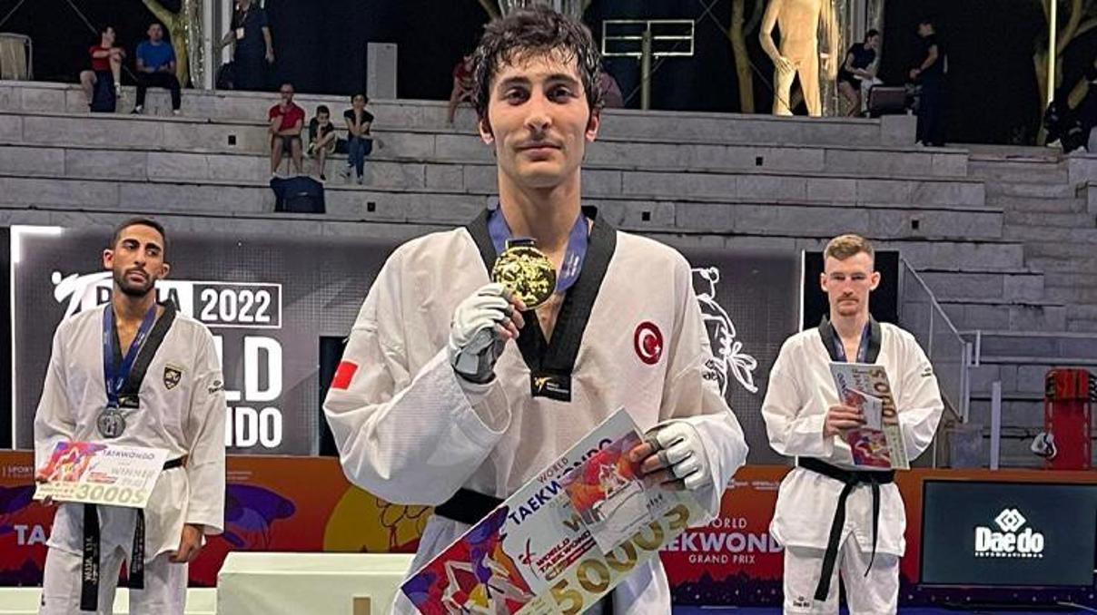 Hakan Reçber’den tarihi altın madalya