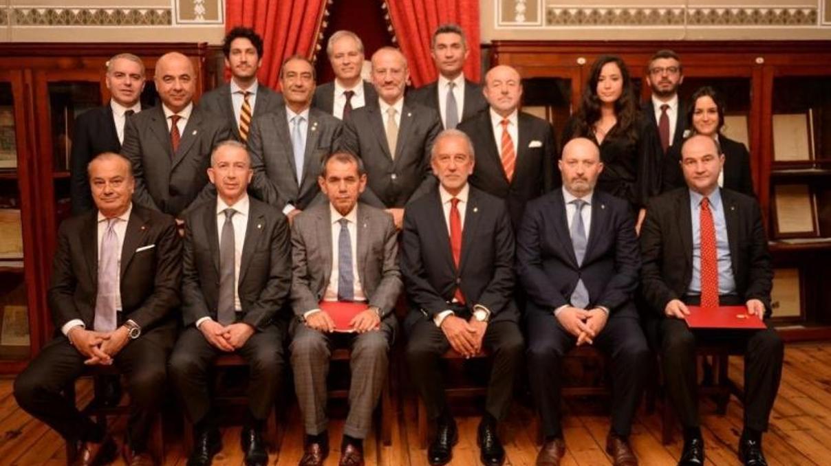 Galatasaray yönetiminde görev dağılımı yapıldı Galatasaray yönetiminde görev dağılımı yapıldı