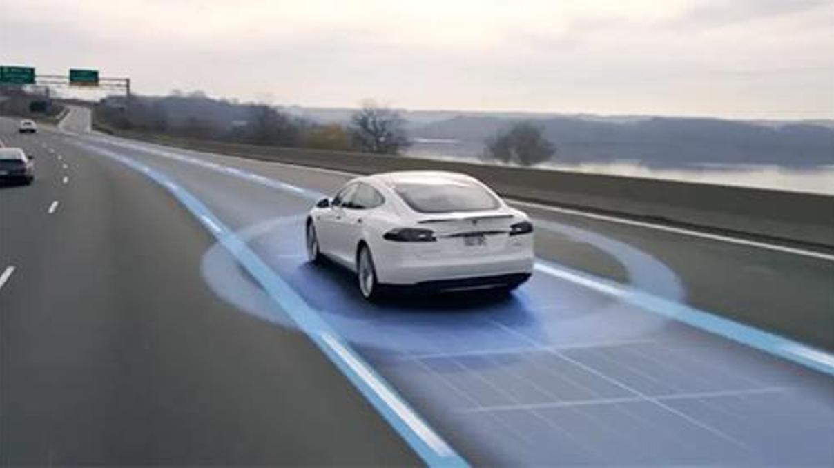 Tesla otopilot sınıfta kaldı