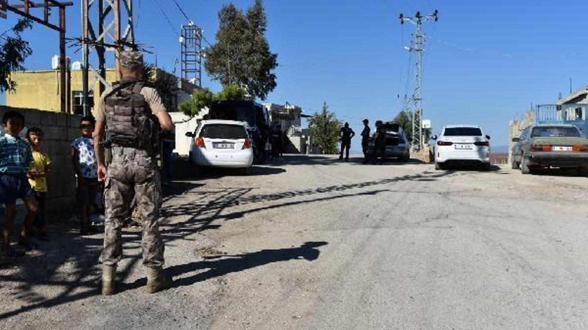 Kırıkhanda uyuşturucu ve kaçakçılık operasyonu: 6 gözaltı Kırıkhanda uyuşturucu ve kaçakçılık operasyonu: 6 gözaltı