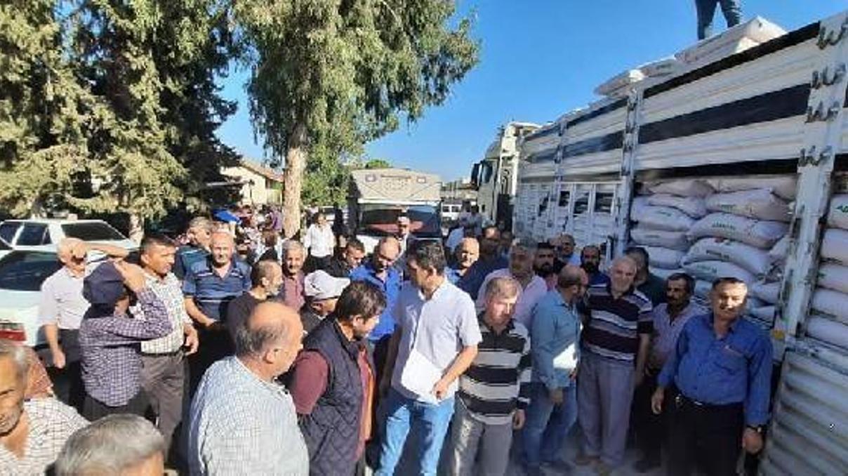 Kadirlide 128 çiftçiye 30 ton buğday tohumu dağıtıldı Kadirlide 128 çiftçiye 30 ton buğday tohumu dağıtıldı