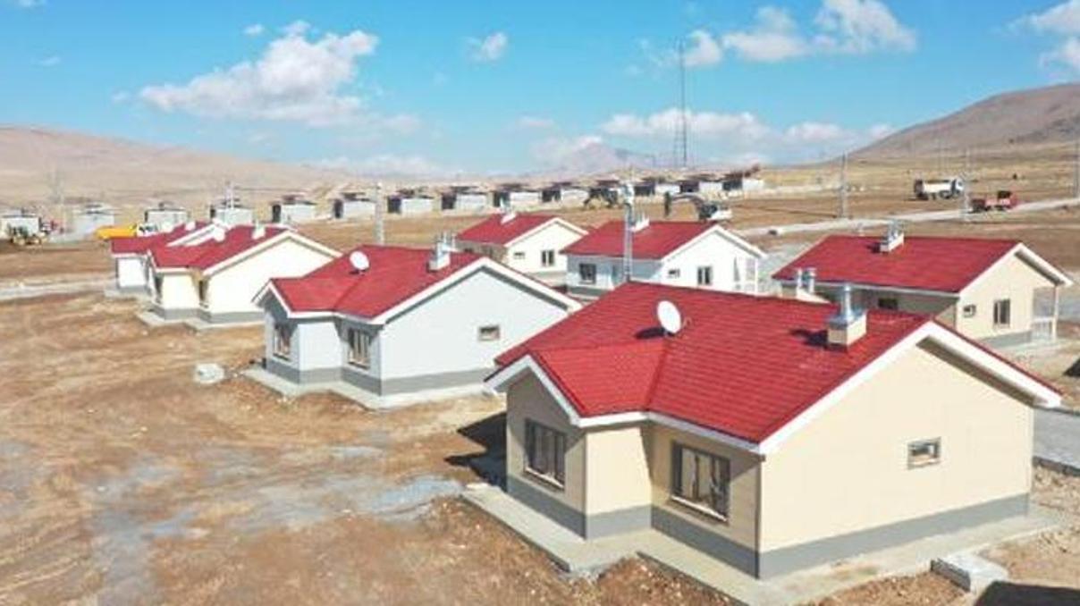 Vanda hak sahibi 75 depremzedeye konutları teslim edildi