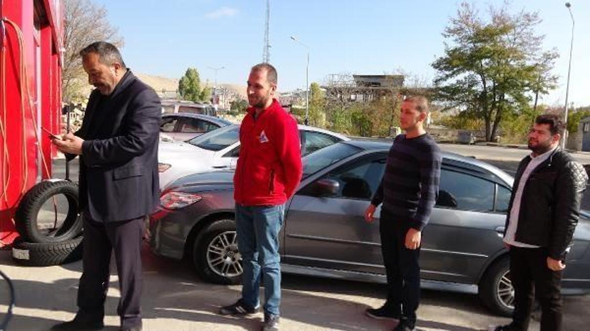 Erciş’ te kış lastiği uygulaması erken başladı