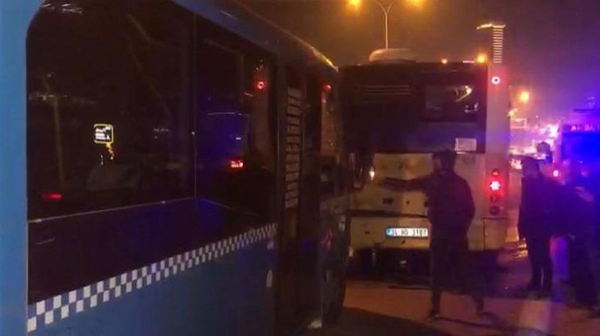 Kartal’da minibüs İETT otobüsüne arkadan çarptı: 7 yaralı