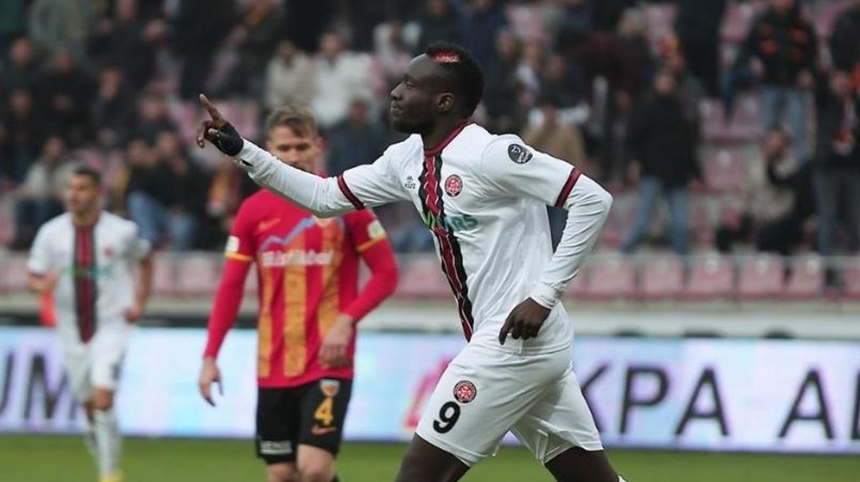 Mbaye Diagne 6 gollü maça damga vurdu Mbaye Diagne 6 gollü maça damga vurdu