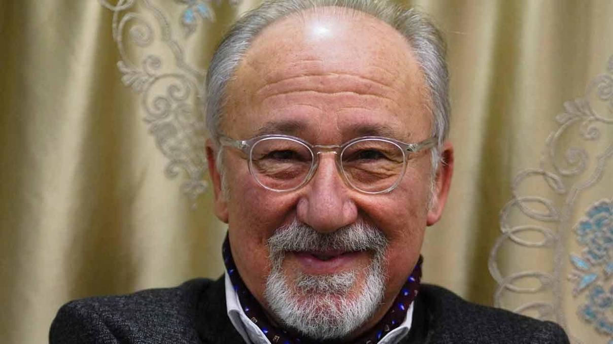 Bir Küçük Gün Işığı Eşref kimdir Eşref kaç yaşında Altan Erkekli nereli, evli mi Bir Küçük Gün Işığı Eşref kimdir Eşref kaç yaşında Altan Erkekli nereli, evli mi