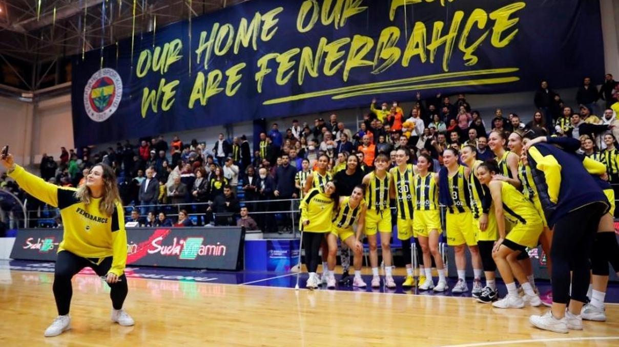 Fenerbahçe Kadın Basketbol Takımı, zirvedeki yerini korudu Fenerbahçe Kadın Basketbol Takımı, zirvedeki yerini korudu