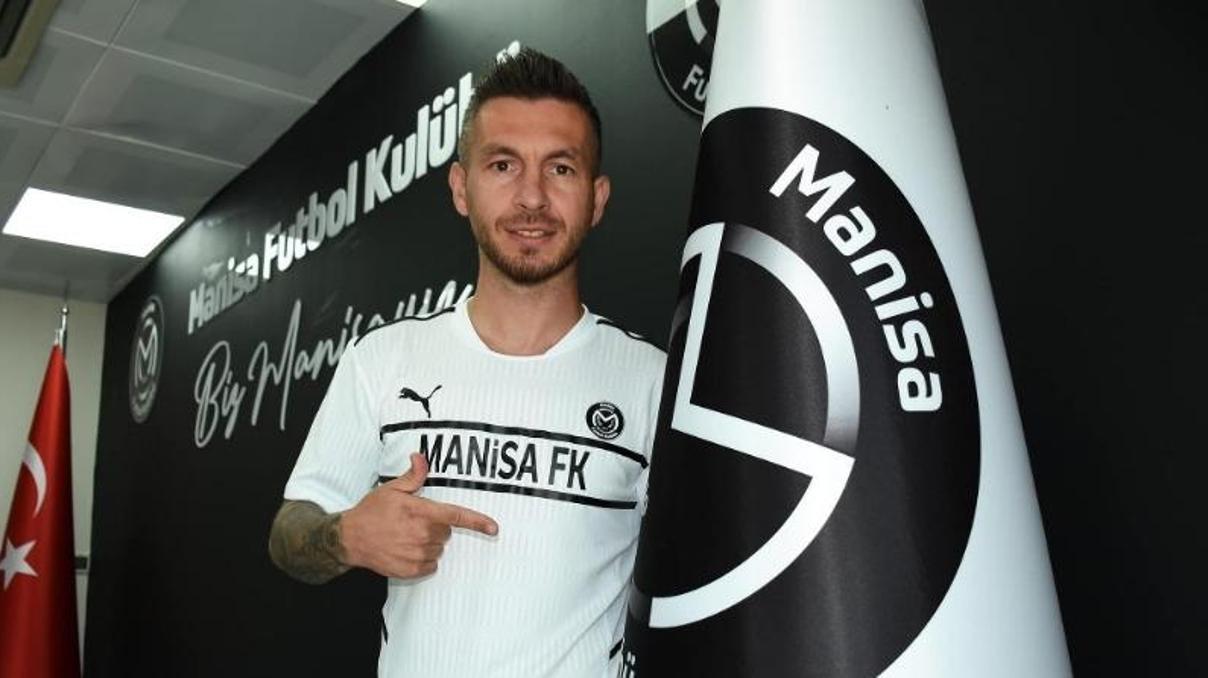 Adem Büyük formasını satışa çıkardı