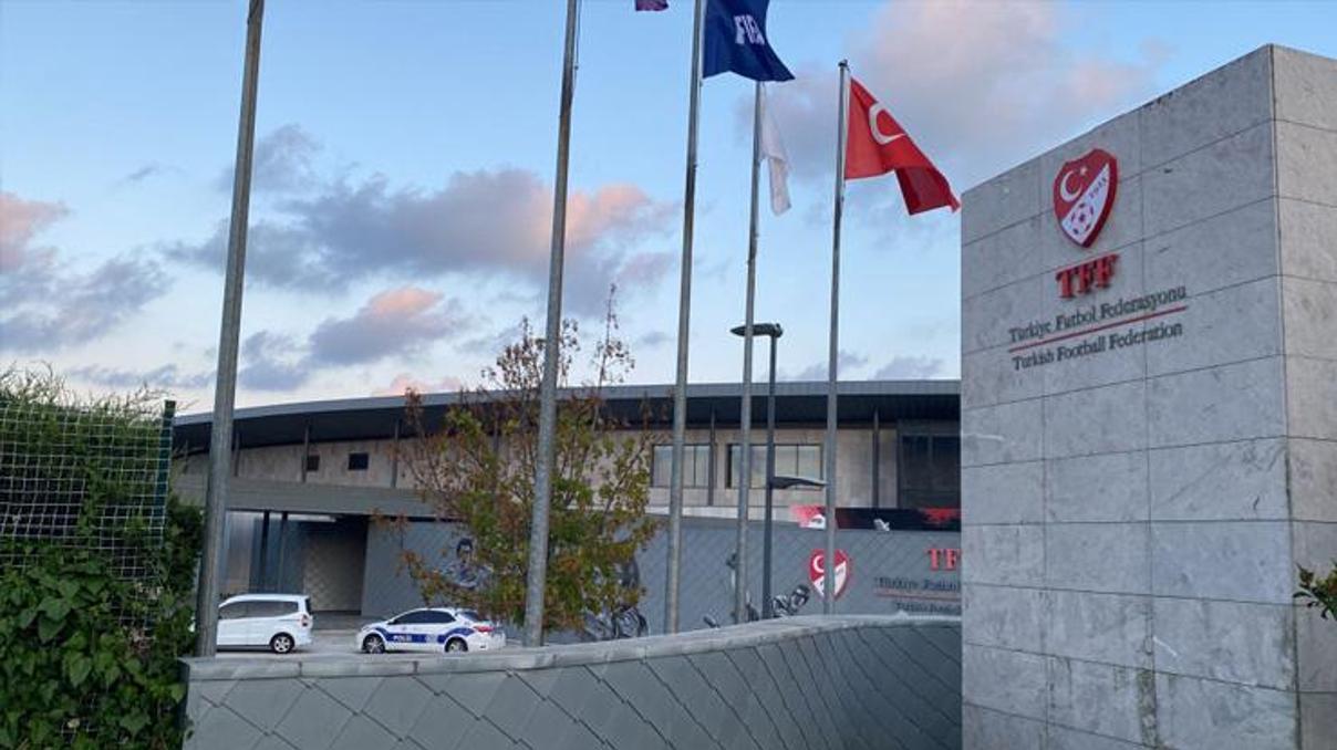Bir takım daha ligden çekiliyor Bir takım daha ligden çekiliyor