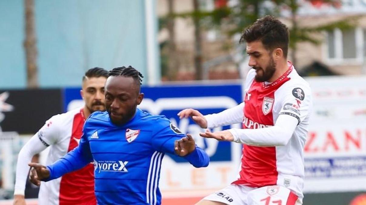 Lider Samsunspor 5 golle kazandı Lider Samsunspor 5 golle kazandı