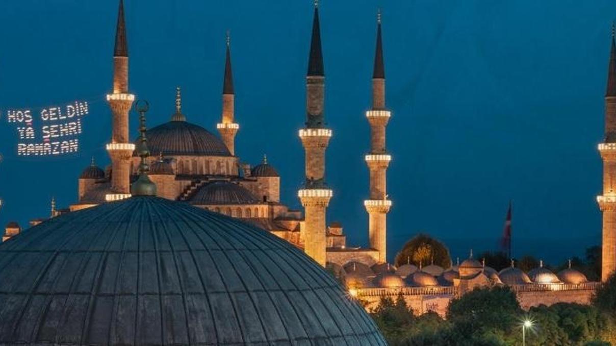 Arefe günü teravih olur mu Arife günü teravih kılınır mı