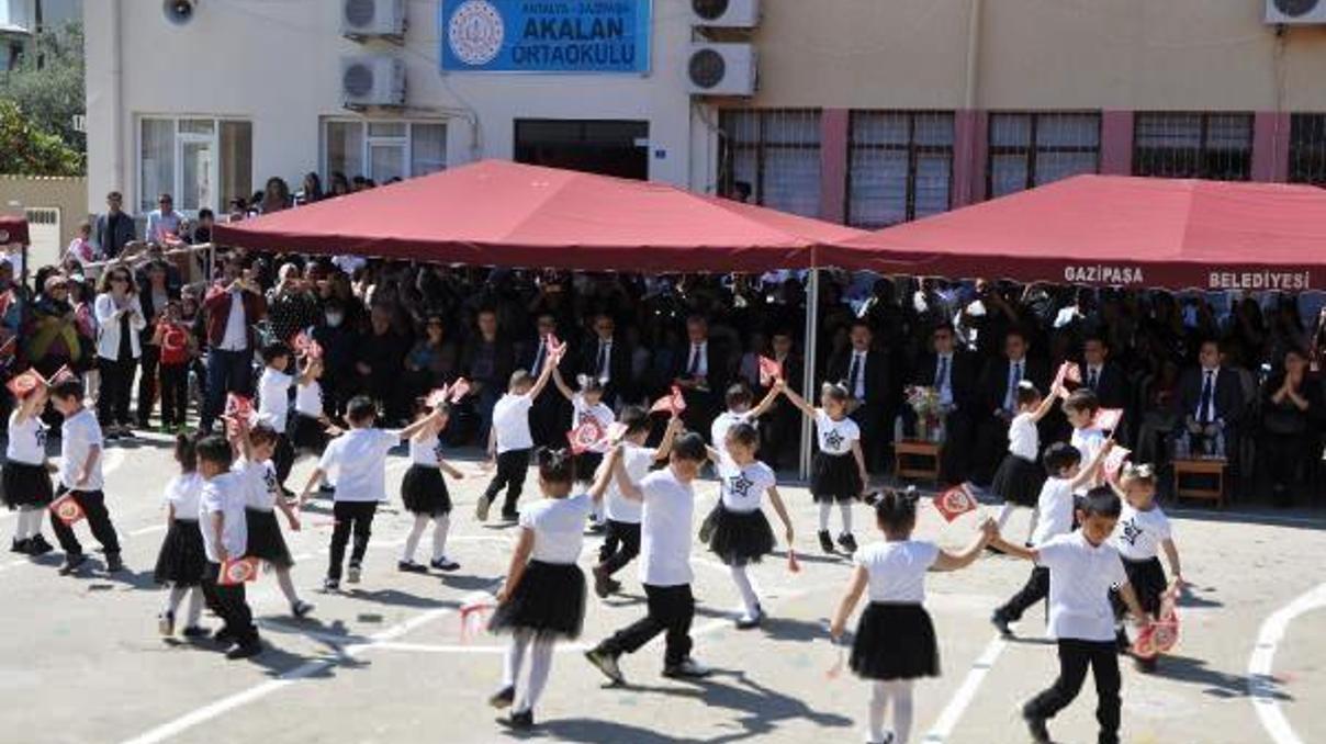 Gazipaşada 23 Nisan kutlaması