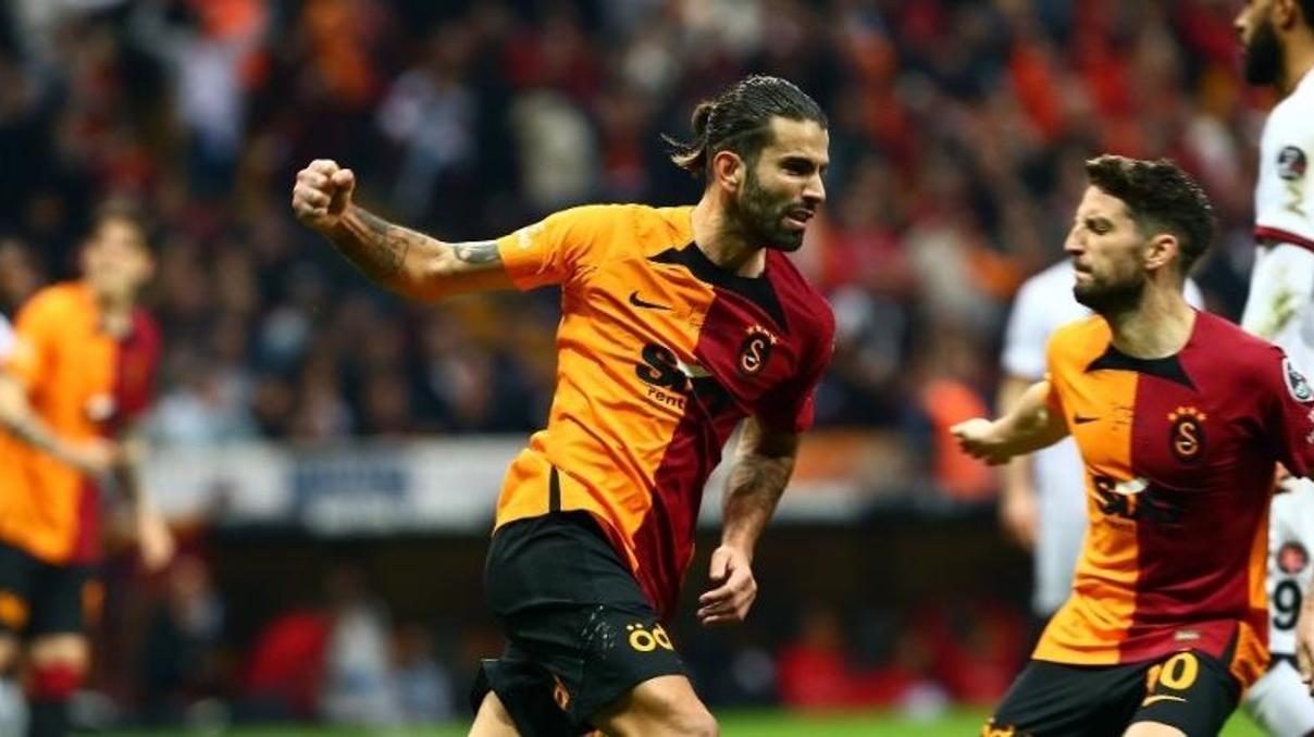 Galatasaray, sahasında puan kaybetti Galatasaray, sahasında puan kaybetti
