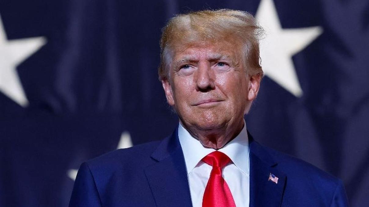 Trump gizli belgeleri tuvalette saklamış Trump gizli belgeleri tuvalette saklamış