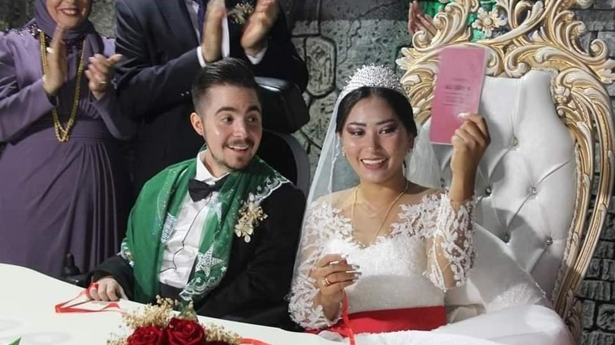 Filipinlerden aşkının peşinde Türkiyeye geldi