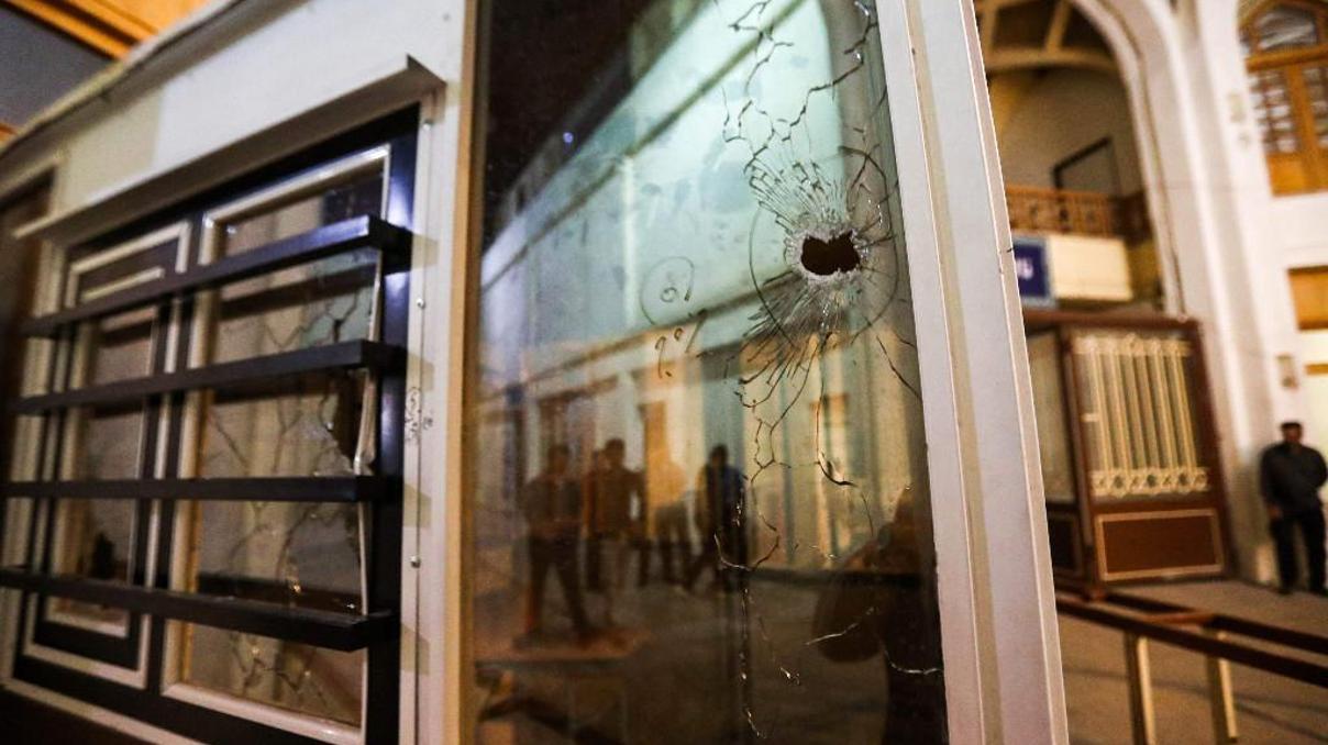 İranda türbeye silahlı saldırı İranda türbeye silahlı saldırı
