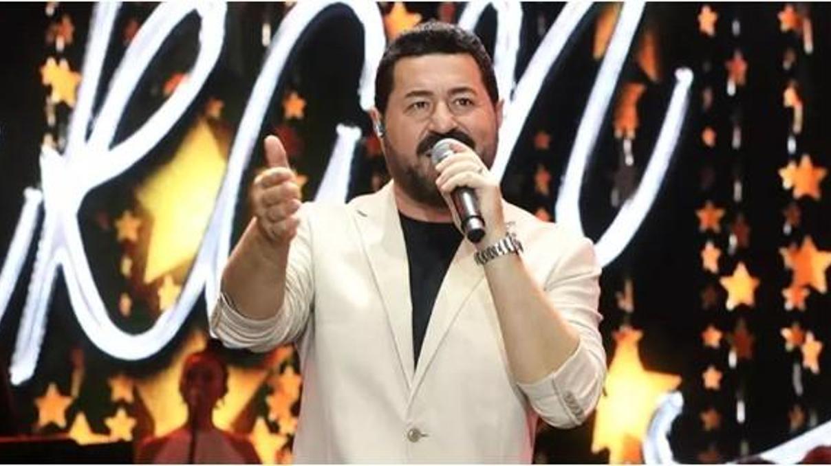 Serkan Kaya rüzgarı Kuruçeşme Açıkhava Sahnesini sardı Serkan Kaya rüzgarı Kuruçeşme Açıkhava Sahnesini sardı
