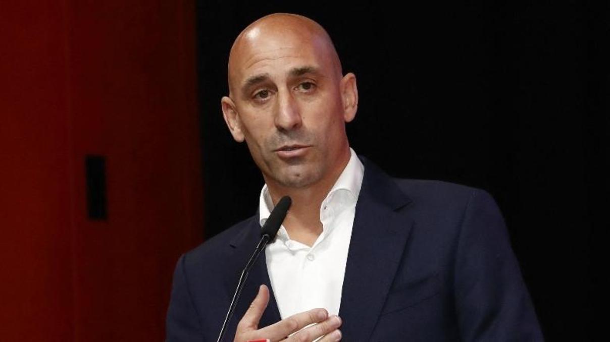 Avrupa Kulüpler Birliği, Rubiales’i istifaya çağırdı Avrupa Kulüpler Birliği, Rubiales’i istifaya çağırdı