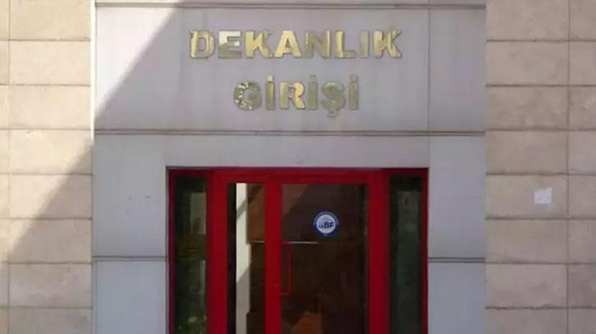 Öğrencisinden dekan yardımcısına bıçaklı saldırı Öğrencisinden dekan yardımcısına bıçaklı saldırı
