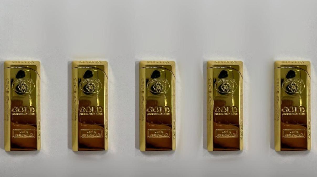 Çakmakları külçe altın diye sattı