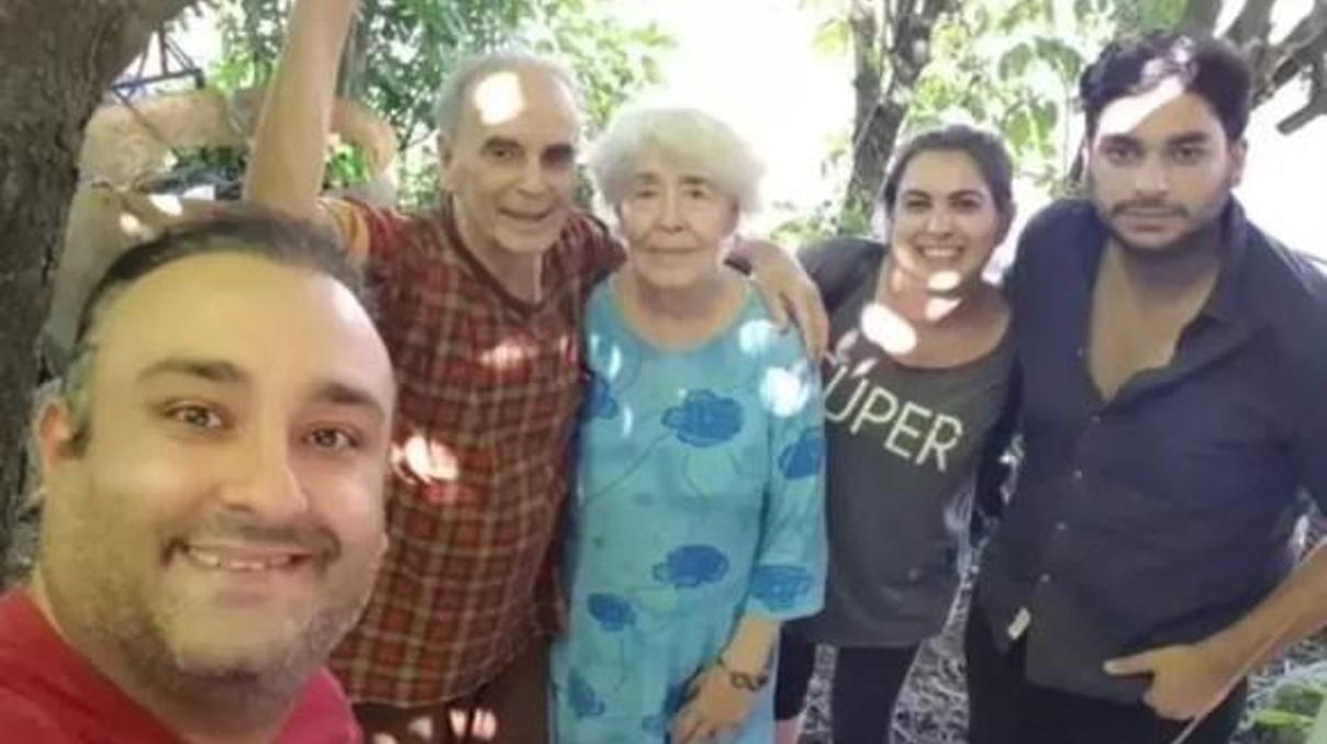 Rüştü Onur Atillanın dedesi hayatını kaybetti Rüştü Onur Atillanın dedesi hayatını kaybetti