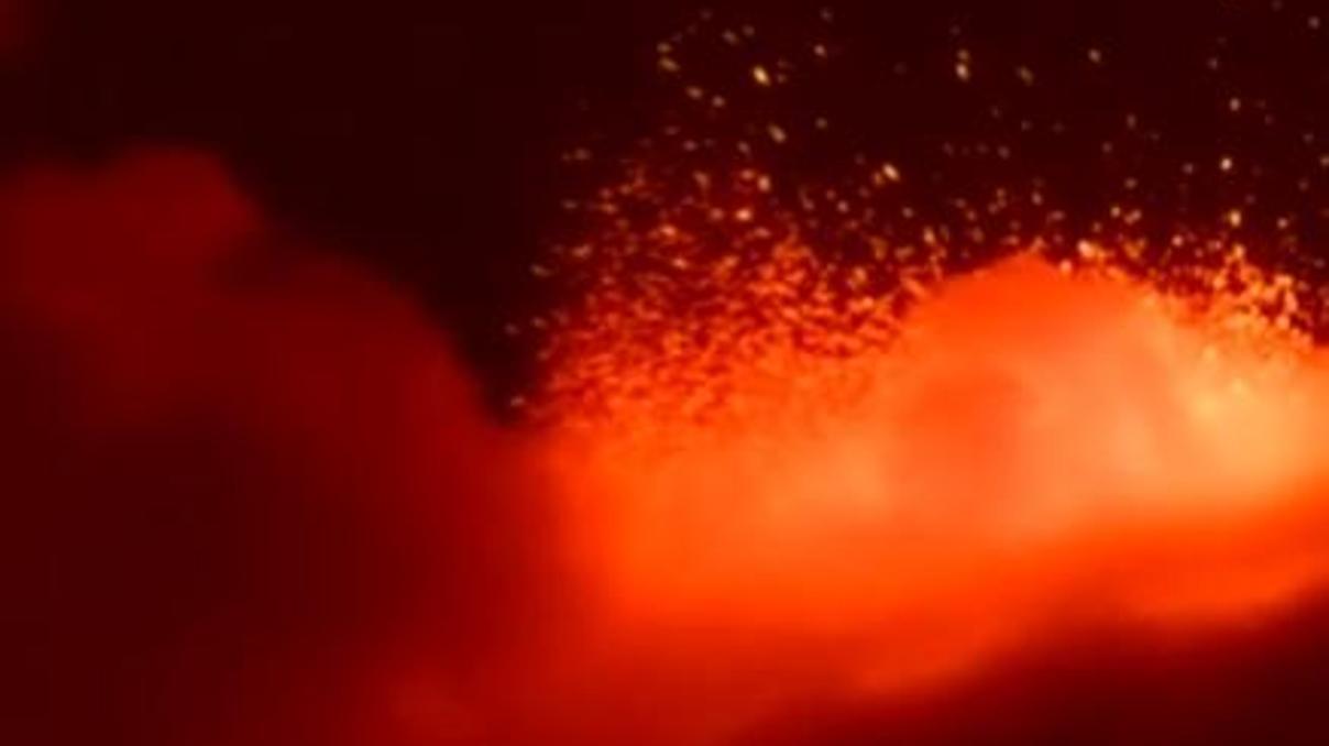 Etna Yanardağı yeniden faaliyete geçti