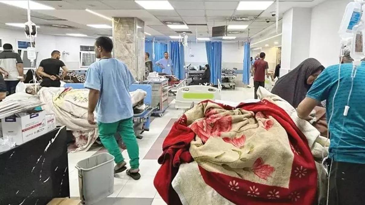 İsrail, Gazzedeki Şifa Hastanesinin boşaltılması için bir saat süre verdi İsrail, Gazzedeki Şifa Hastanesinin boşaltılması için bir saat süre verdi