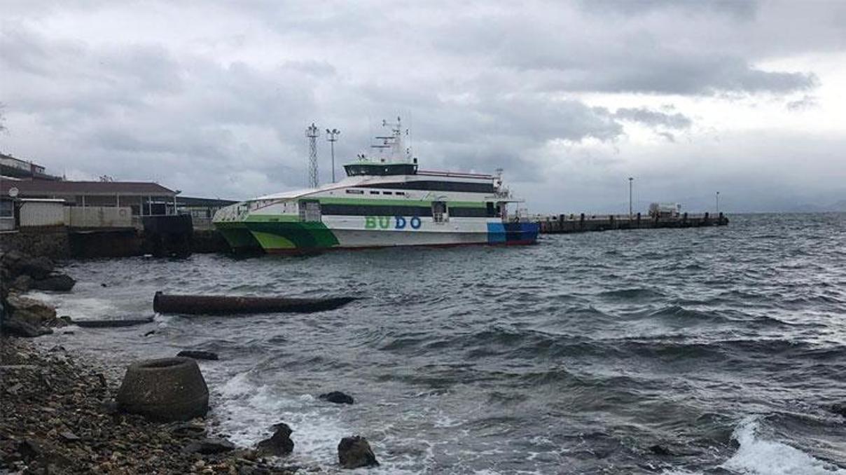 Deniz ulaşımına olumsuz hava engeli: Çok sayıda sefer iptal Deniz ulaşımına olumsuz hava engeli: Çok sayıda sefer iptal