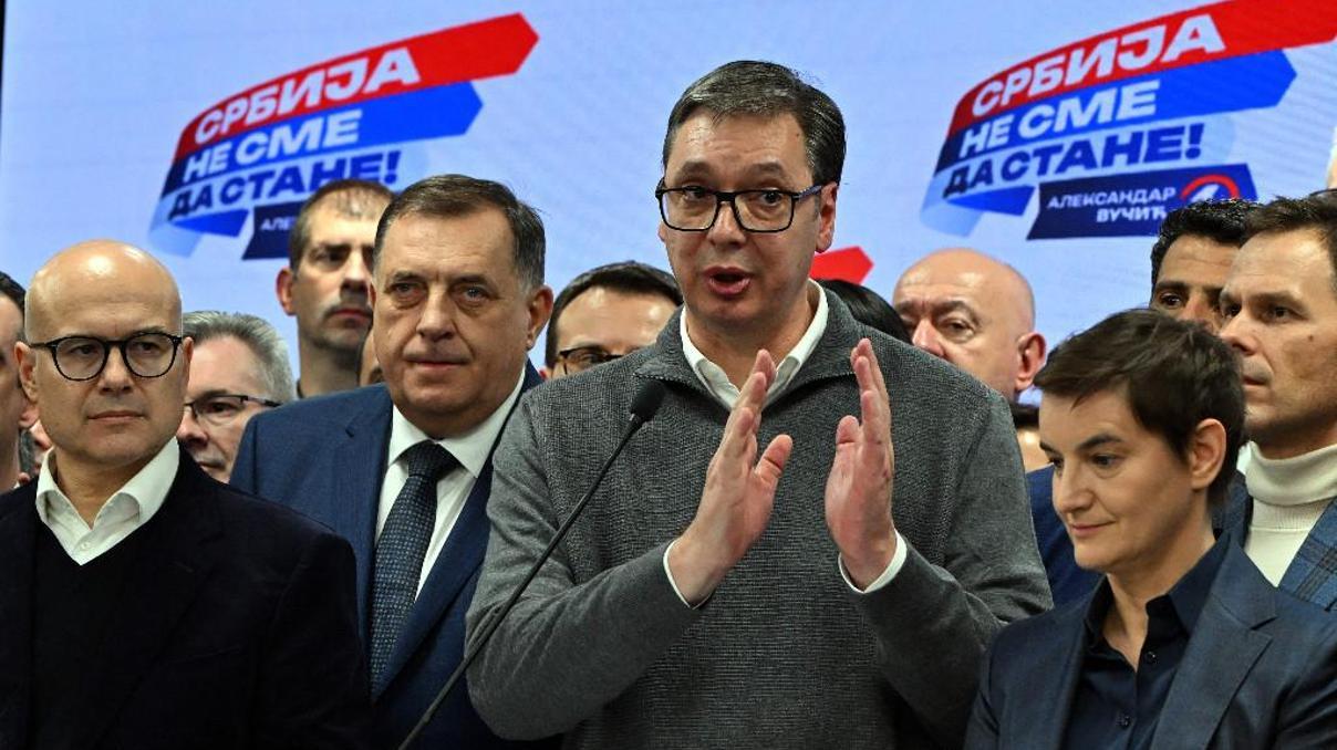 Sırbistanda seçimin galibi Vucicin partisi oldu Sırbistanda seçimin galibi Vucicin partisi oldu