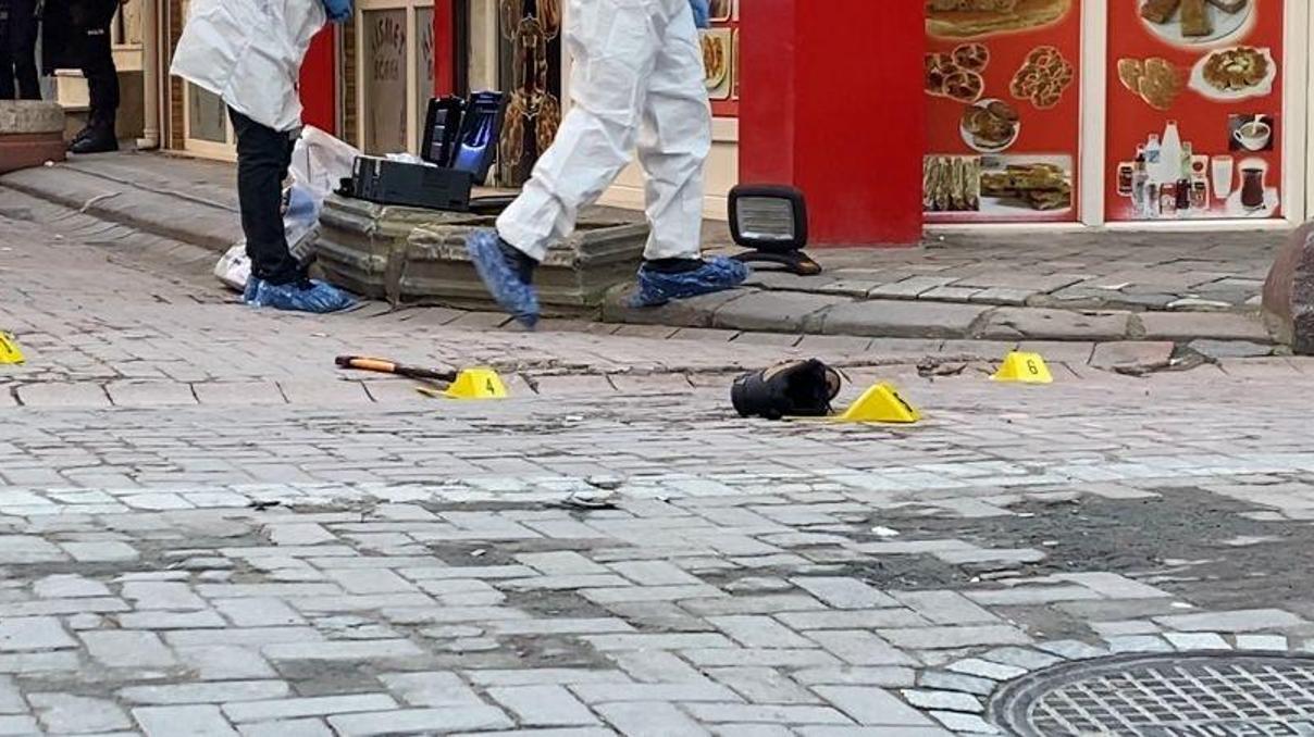 SON DAKİKA: Zeytinburnunda baltalı dehşet: 1 ölü
