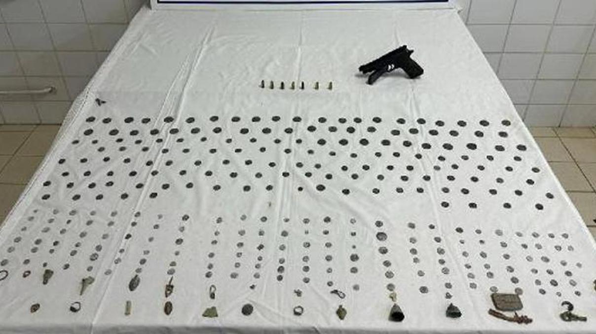 Bursada, tarihi eser kaçakçılığına 2 gözaltı Bursada, tarihi eser kaçakçılığına 2 gözaltı