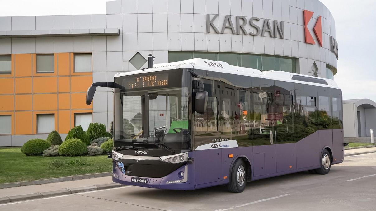 Havalimanında sürücüsüz araçla yolcu taşıyacak