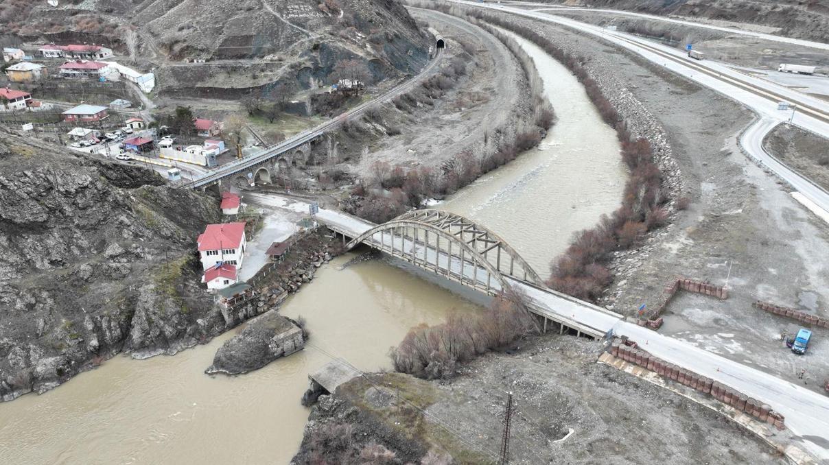 Depreme dayanıksız Mutu Köprüsünün yenisi için çalışma başlatıldı Depreme dayanıksız Mutu Köprüsünün yenisi için çalışma başlatıldı