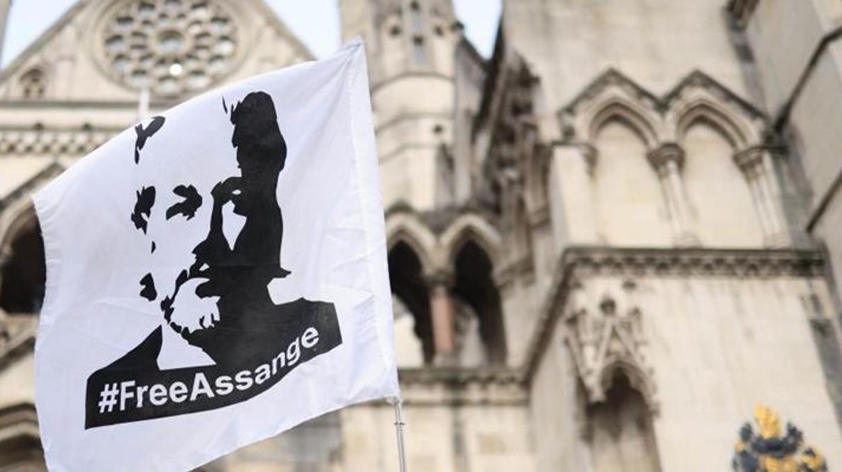 İngilterede Assange bilmecesi: İade kararı askıya alındı