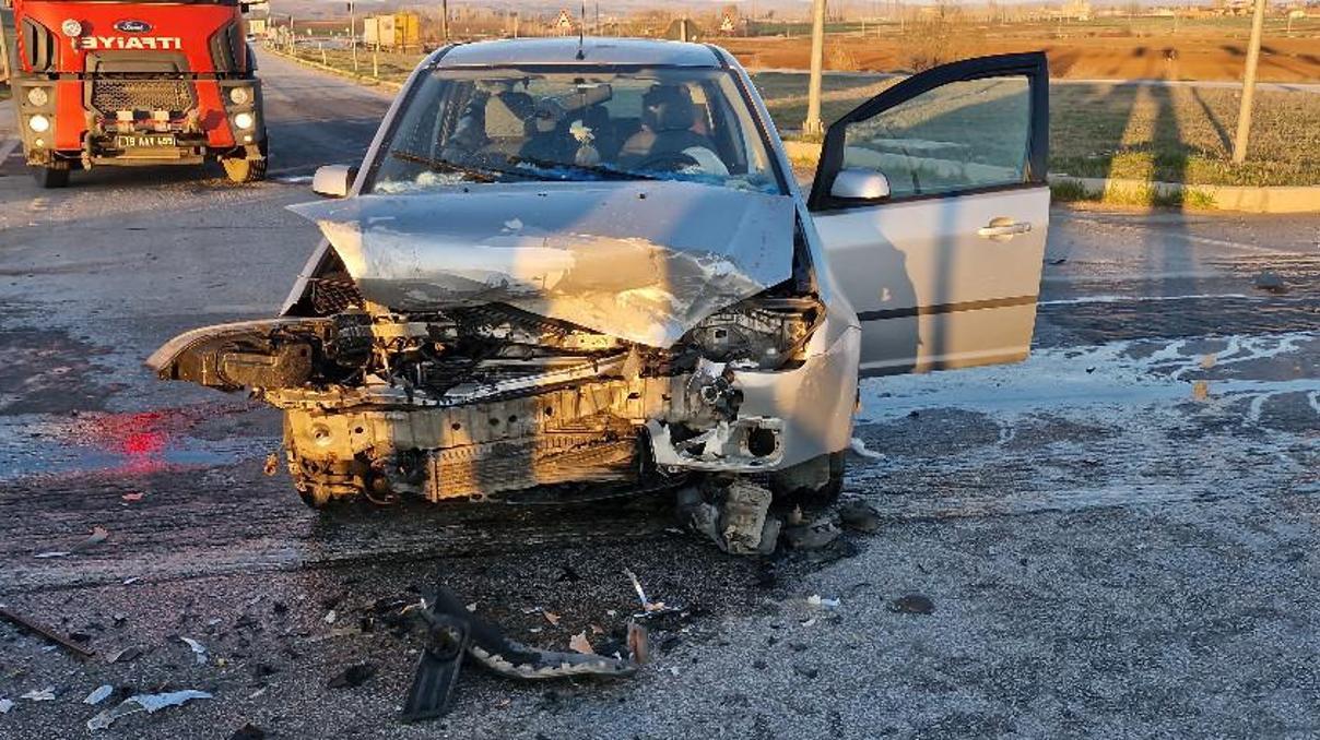 Bayram tatilinin ilk 4 gününde acı bilanço: 2453 kaza, 26 can kaybı, 3870 yaralı Bayram tatilinin ilk 4 gününde acı bilanço: 2453 kaza, 26 can kaybı, 3870 yaralı