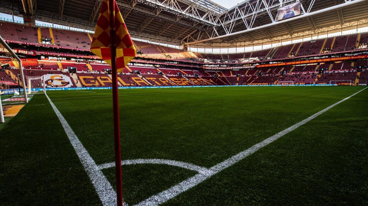 Galatasaray yeni sezon kombine yenileme fiyatlarını açıkladı Galatasaray yeni sezon kombine yenileme fiyatlarını açıkladı