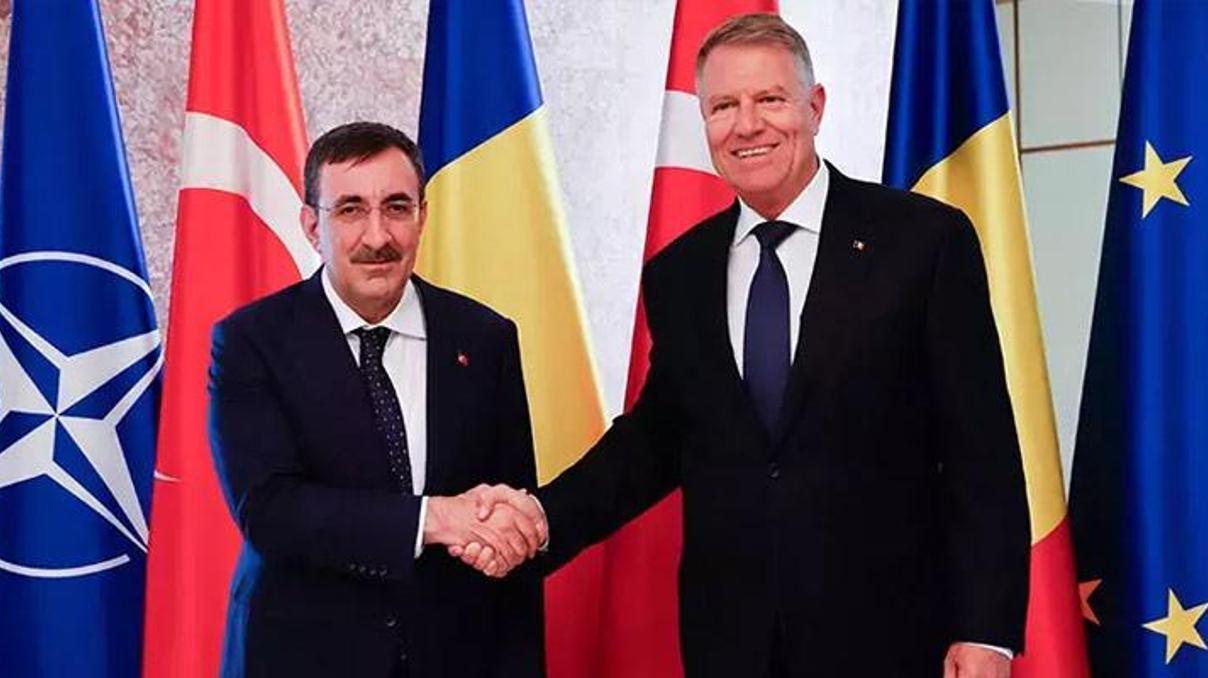Cevdet Yılmaz, Romanya Cumhurbaşkanı ile bir araya geldi