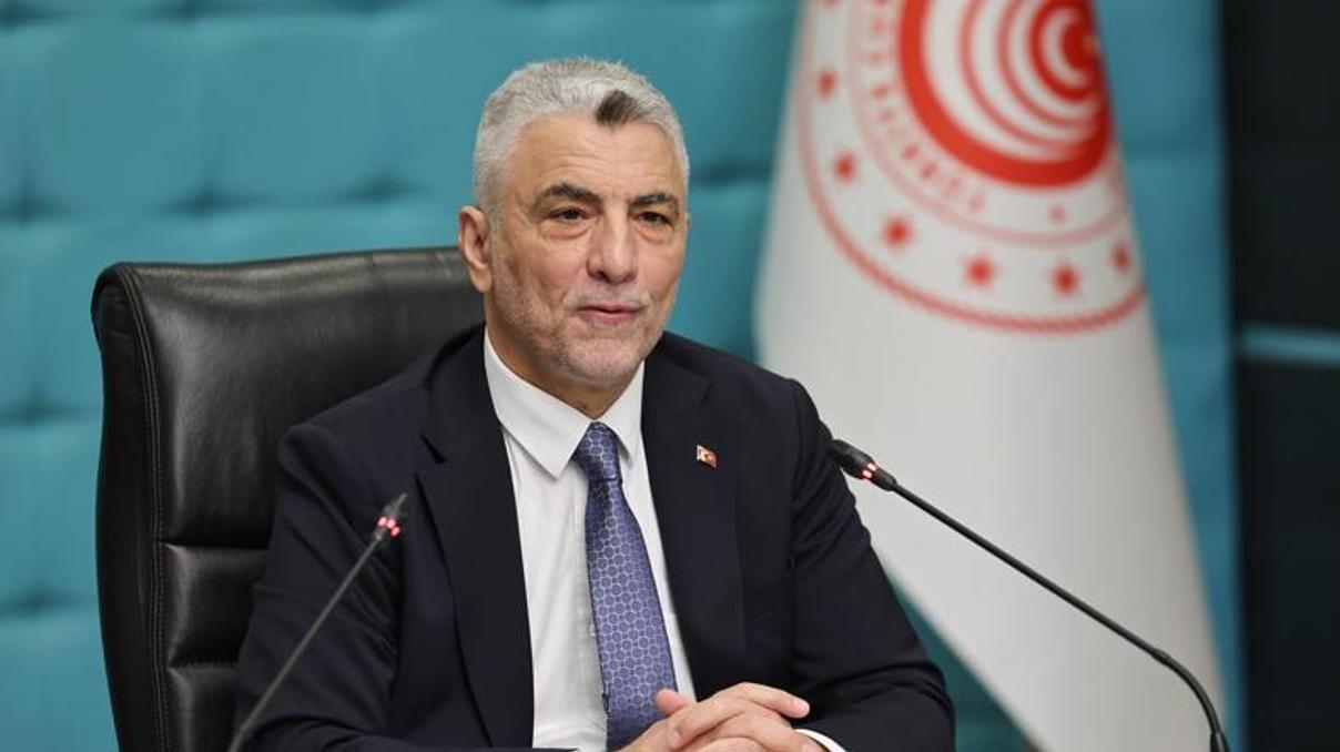 Bakan Bolat: Bu yıl ihracatta 267 milyar dolarlık hedefimiz için yoğun bir çaba içindeyiz Bakan Bolat: Bu yıl ihracatta 267 milyar dolarlık hedefimiz için yoğun bir çaba içindeyiz