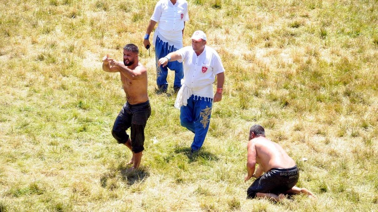 Kırkpınar Yağlı Güreşlerinde yarı finale çıkan başpehlivanlar belli oldu Kırkpınar Yağlı Güreşlerinde yarı finale çıkan başpehlivanlar belli oldu