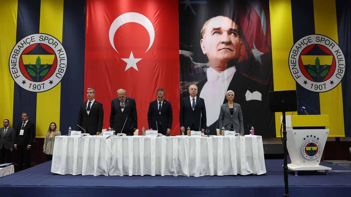 Fenerbahçede erken seçim gelişmesi 9 bin 700 imza teslim edildi...