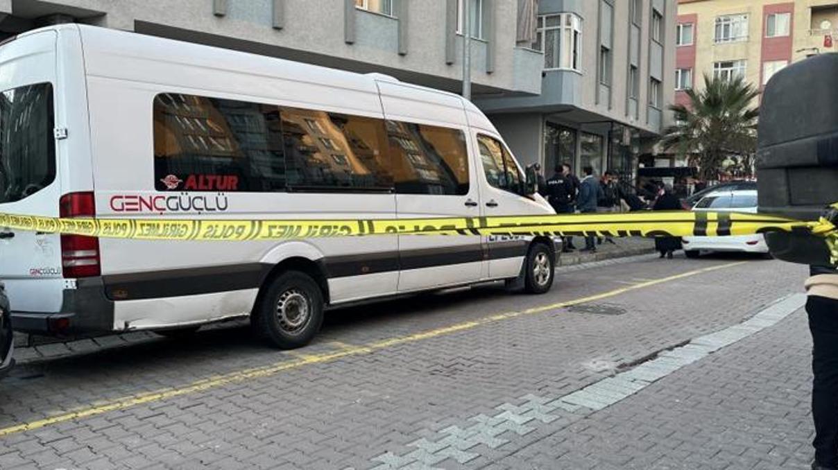 Avcılarda kuaföre silahlı saldırı: 1 ölü, 1 yaralı Avcılarda kuaföre silahlı saldırı: 1 ölü, 1 yaralı