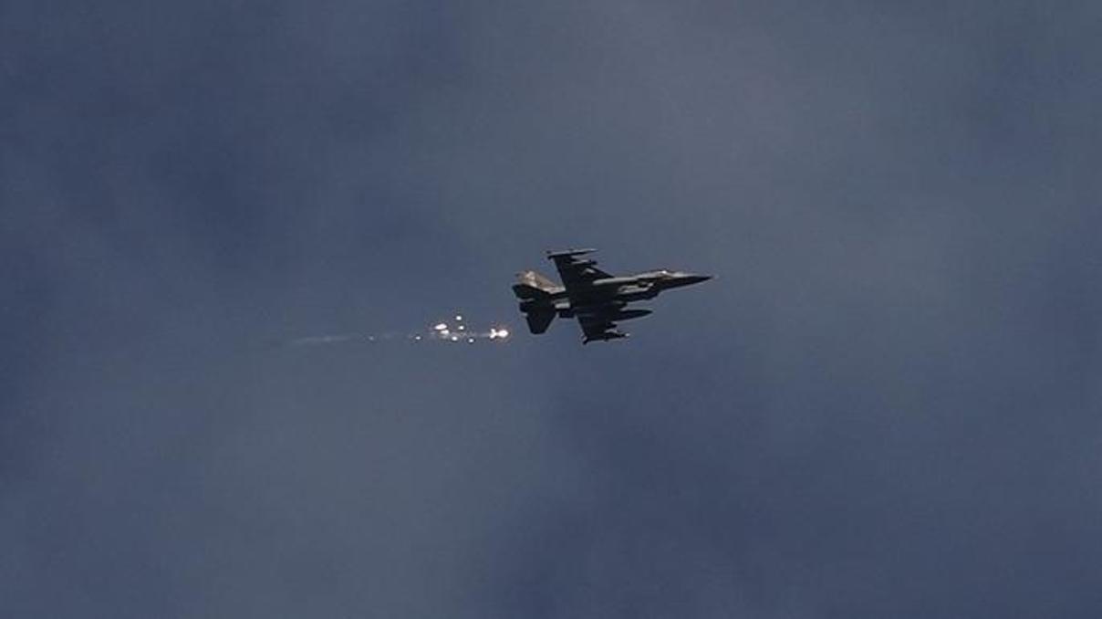 Yemendeki Husiler, İsrailin saldırısında en az 9 kişinin öldüğünü duyurdu Yemendeki Husiler, İsrailin saldırısında en az 9 kişinin öldüğünü duyurdu