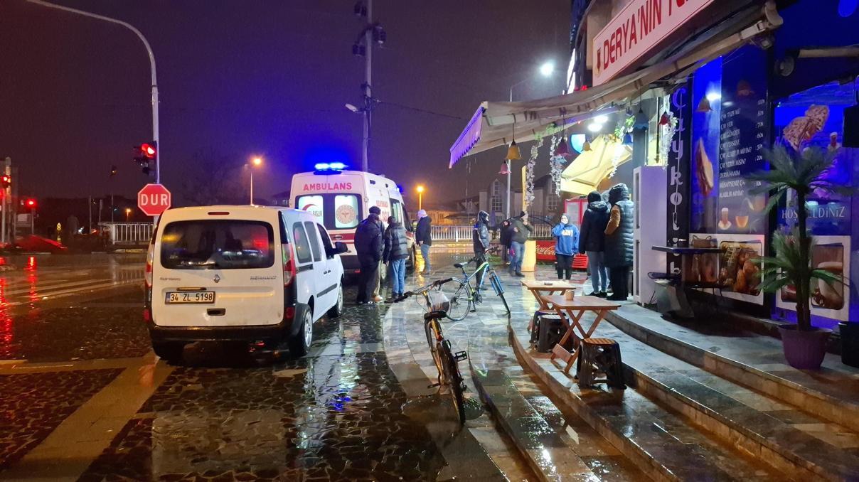 Tekel büfesi sahibi arkadaşını, futbol tartışması nedeniyle öldürülmüş Tekel büfesi sahibi arkadaşını, futbol tartışması nedeniyle öldürülmüş