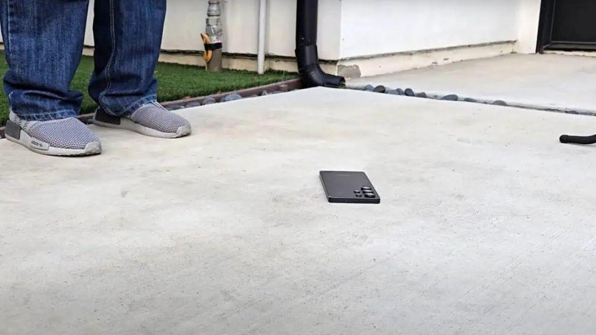Galaxy S25 Ultra üst düzey dayanıklılık sunuyor Galaxy S25 Ultra üst düzey dayanıklılık sunuyor