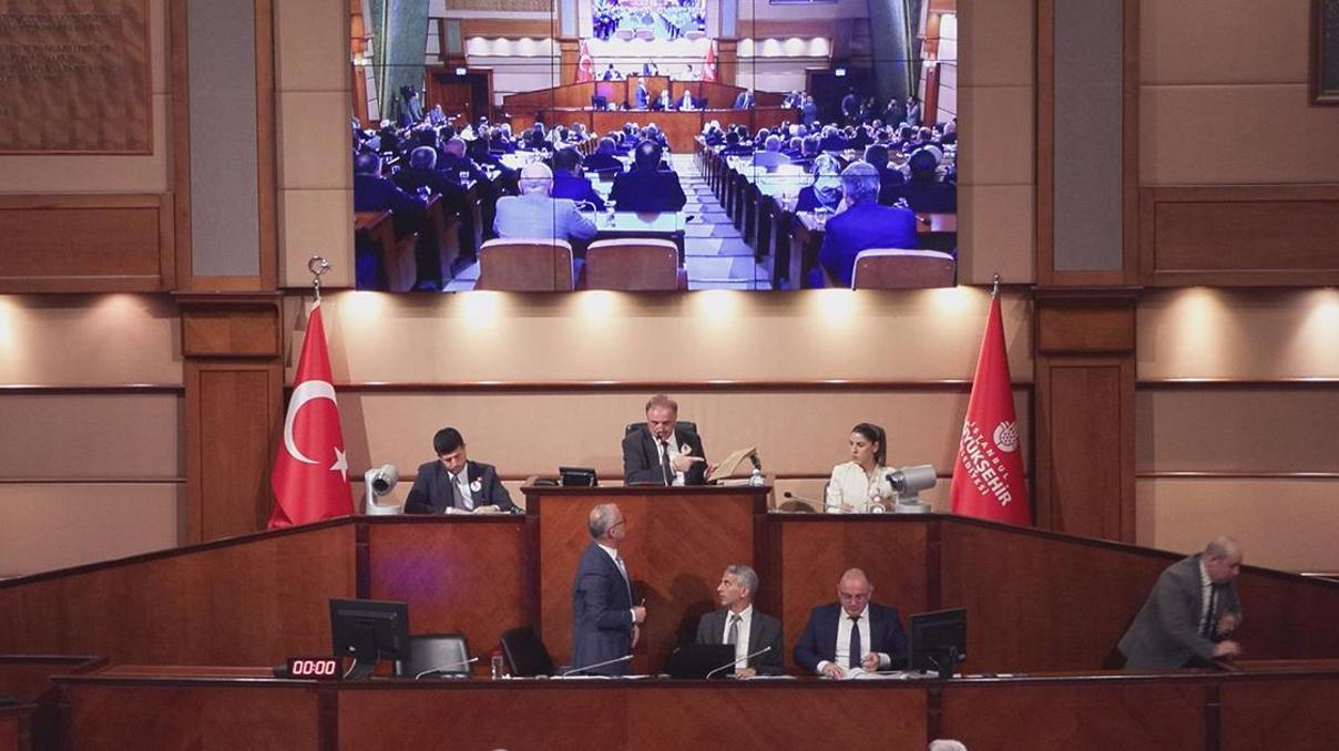 İBB Meclisi, Nuri Aslan başkanlığında ilk kez toplandı İBB Meclisi, Nuri Aslan başkanlığında ilk kez toplandı