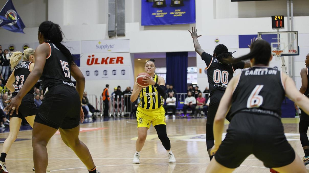 Fenerbahçe Opet şampiyonluk için parkeye çıkıyor Fenerbahçe Opet şampiyonluk için parkeye çıkıyor