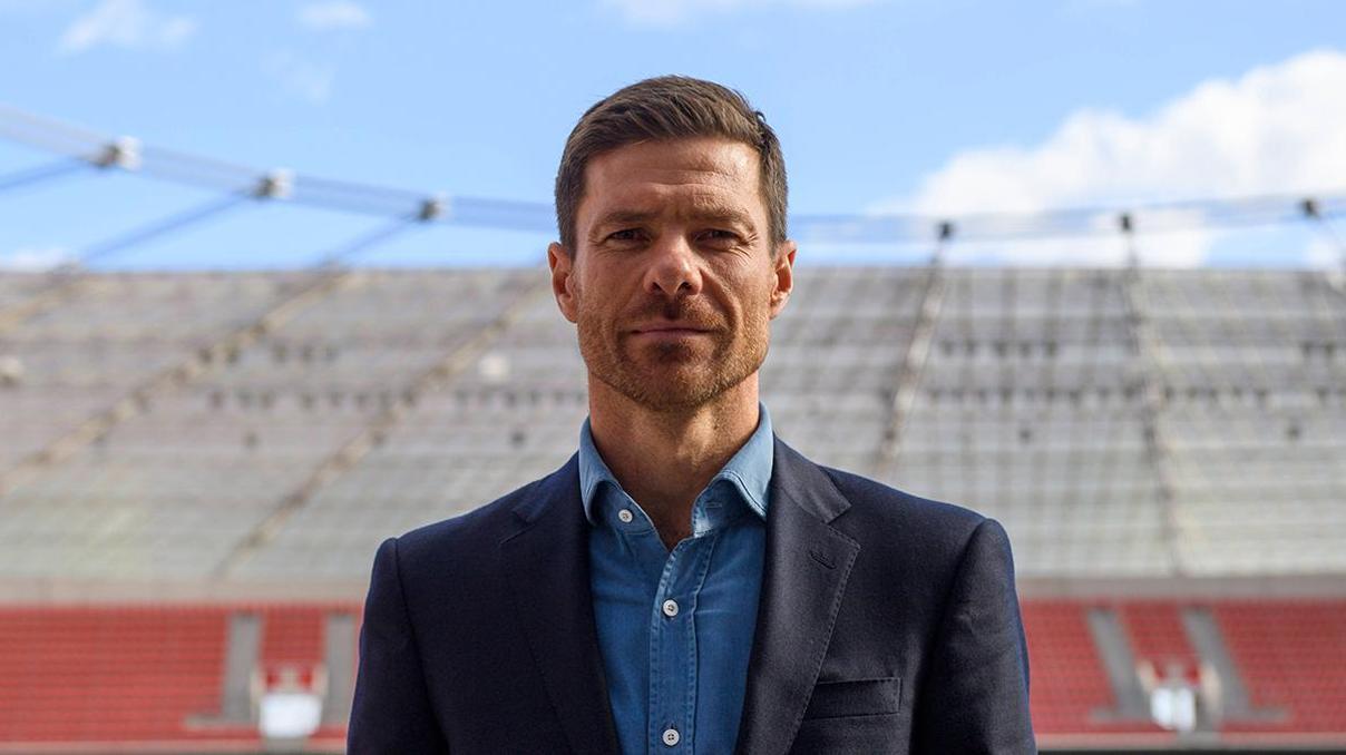 Ve resmen açıklandı Xabi Alonso, Real Madride geri döndü....