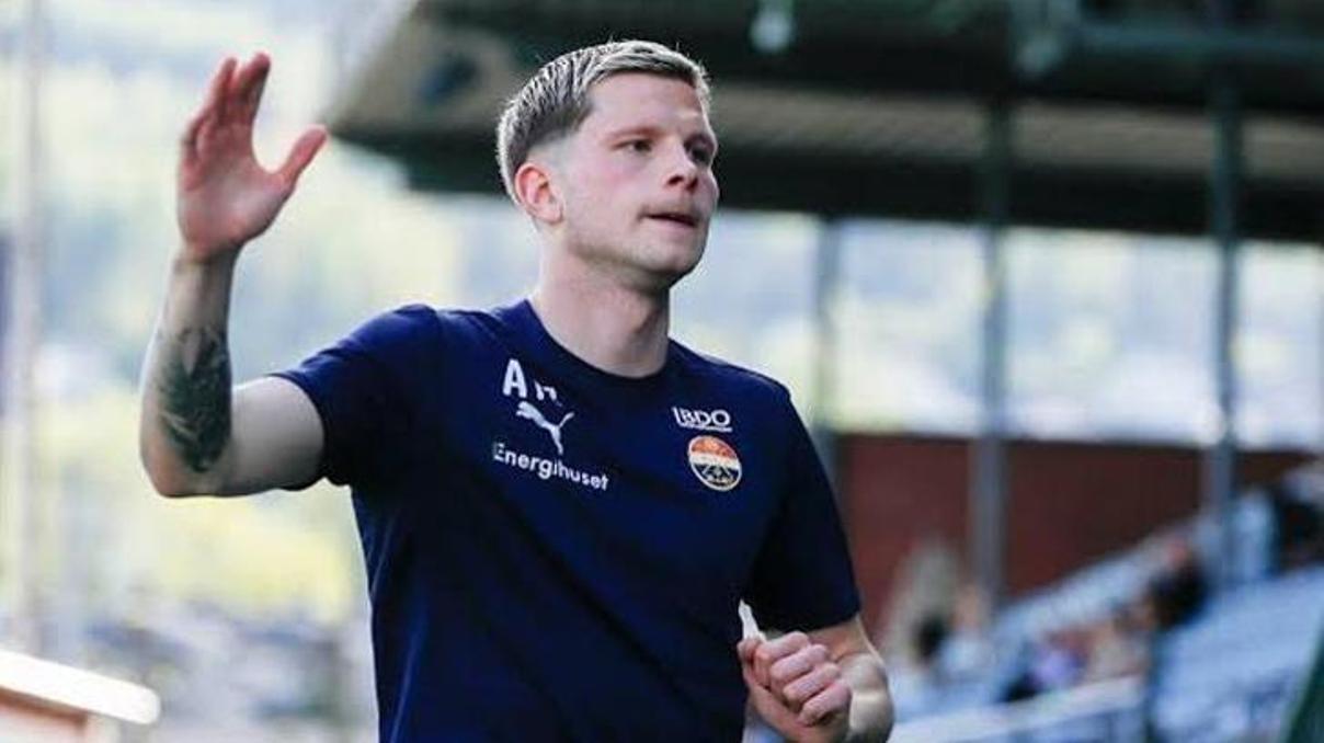Samsunspor’dan sol bek transferi: Marc Bola’nın yanına izlandalı Logi Tomasson katılıyor Samsunspor’dan sol bek transferi: Marc Bola’nın yanına izlandalı Logi Tomasson katılıyor